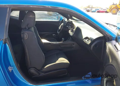 2019 Dodge Challenger Sxt z USA, uszkodzony, nr VIN 2C3CDZAG0KH667378